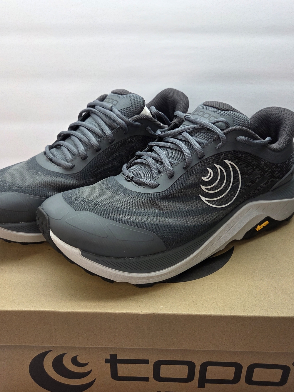 Topo Athletic Ultraventure 4 Men's Trail Running Shoes Gray Size 11 Wide